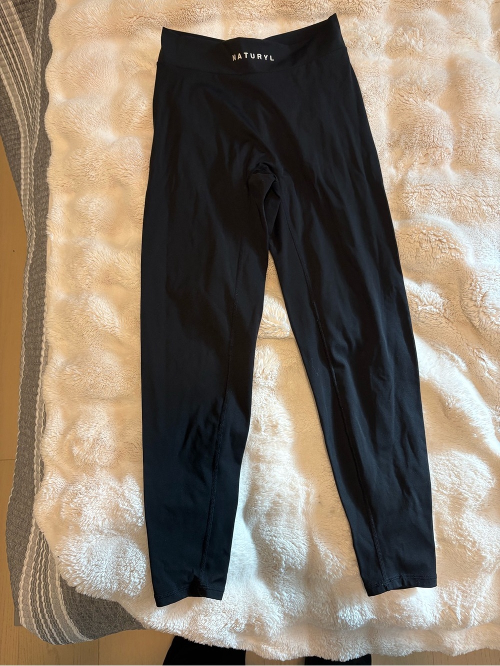 Naturyl Black Ruched Front Leggings